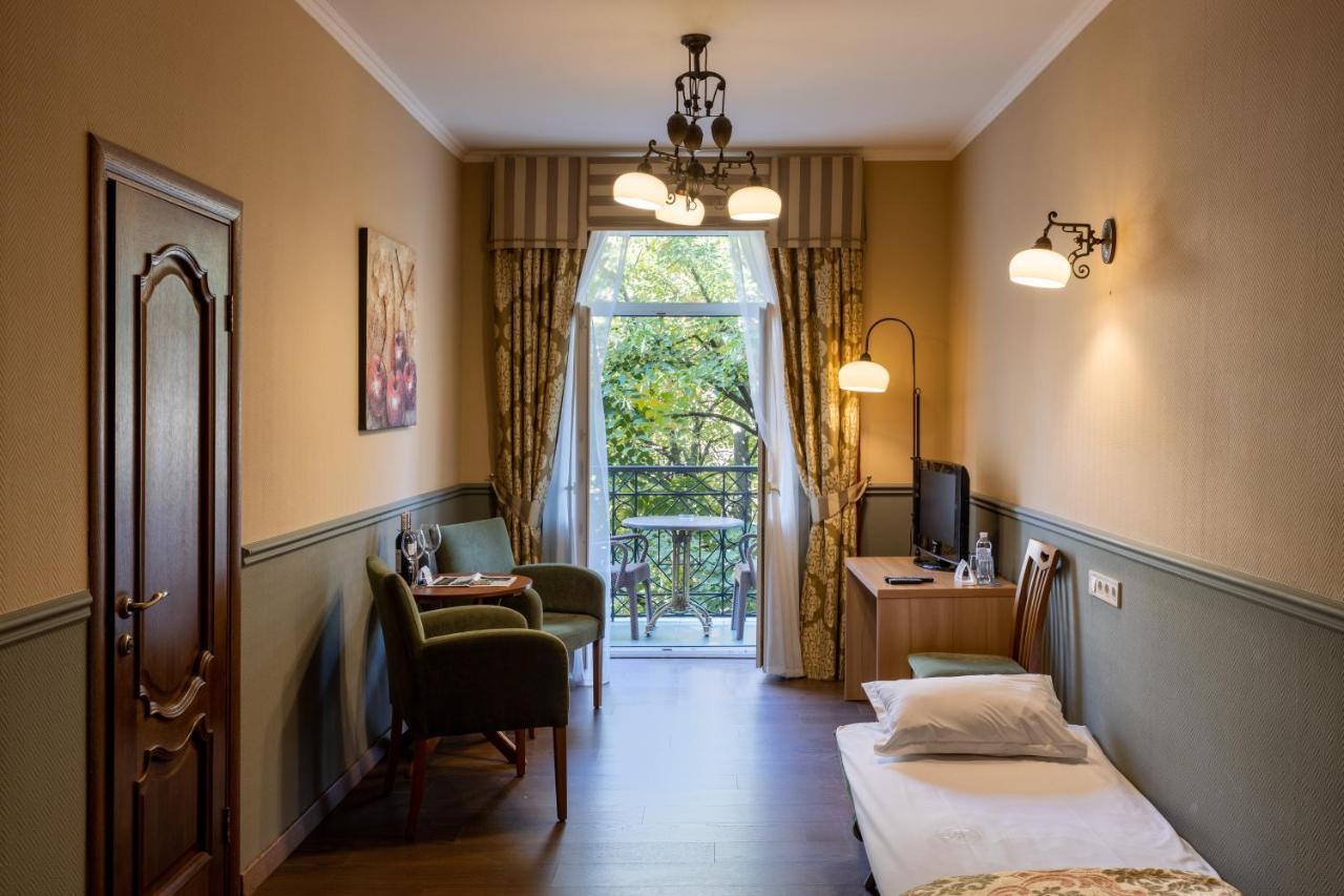 Frapolli Hotel On Deribasivska Street Odessza Kültér fotó