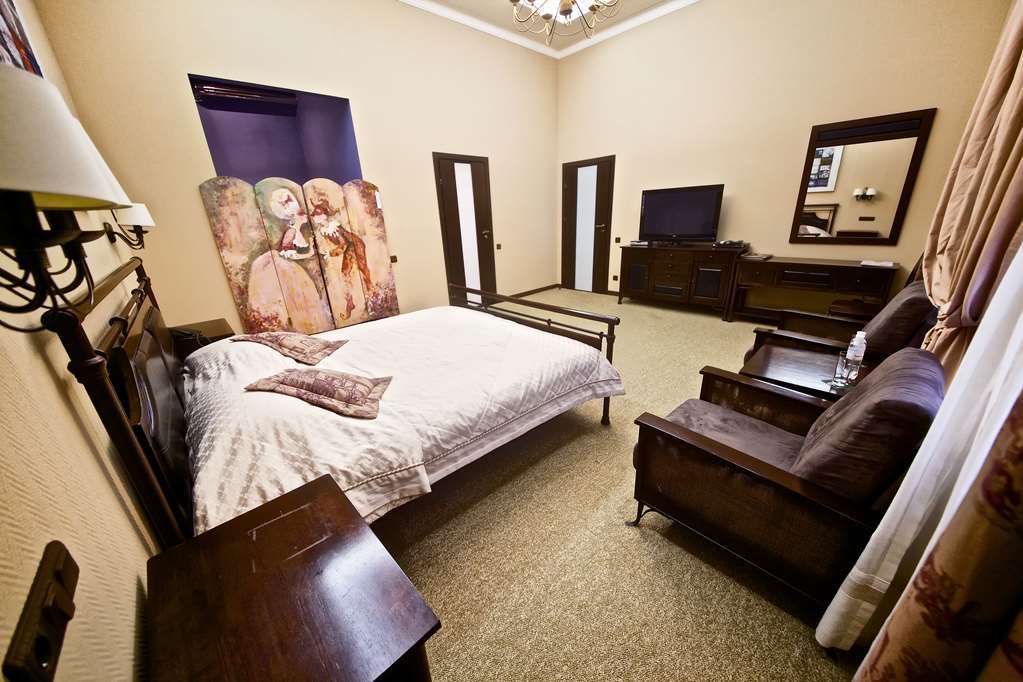 Frapolli Hotel On Deribasivska Street Odessza Szoba fotó