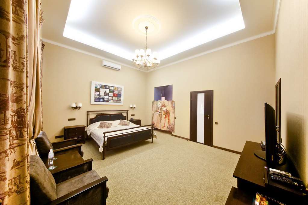 Frapolli Hotel On Deribasivska Street Odessza Szoba fotó