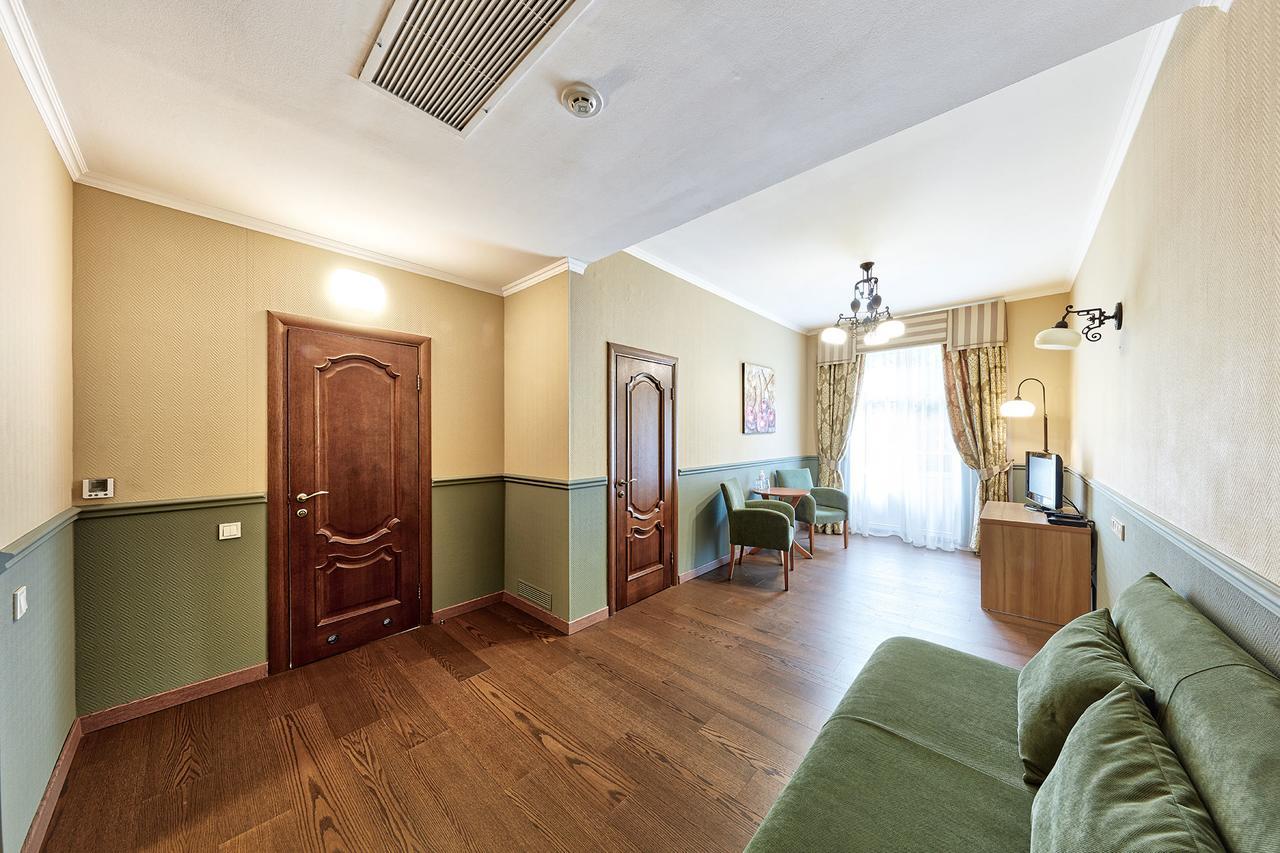 Frapolli Hotel On Deribasivska Street Odessza Kültér fotó