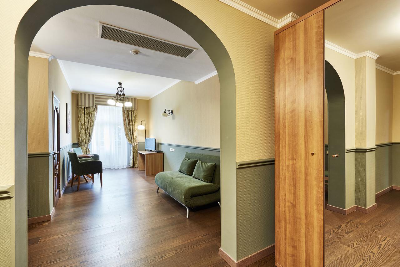 Frapolli Hotel On Deribasivska Street Odessza Kültér fotó