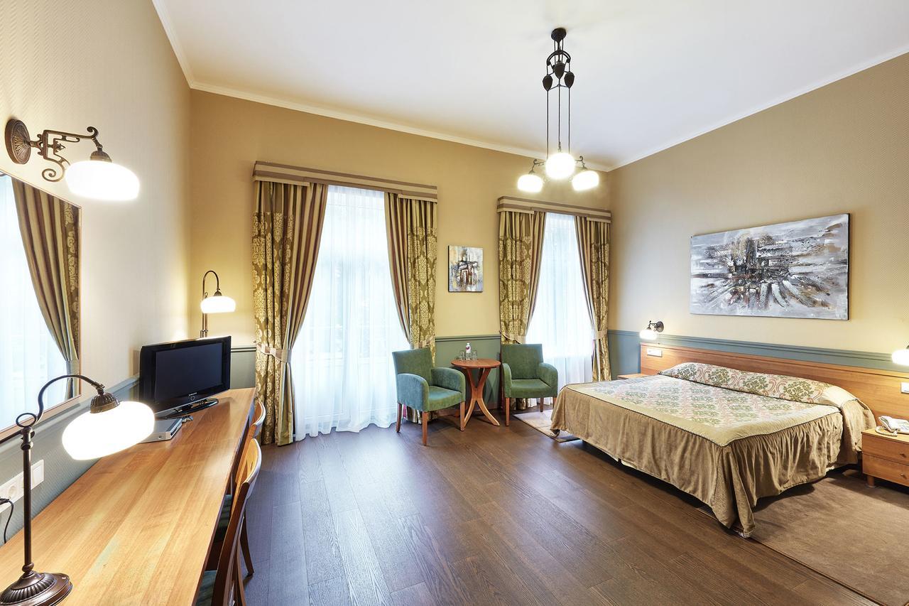 Frapolli Hotel On Deribasivska Street Odessza Kültér fotó