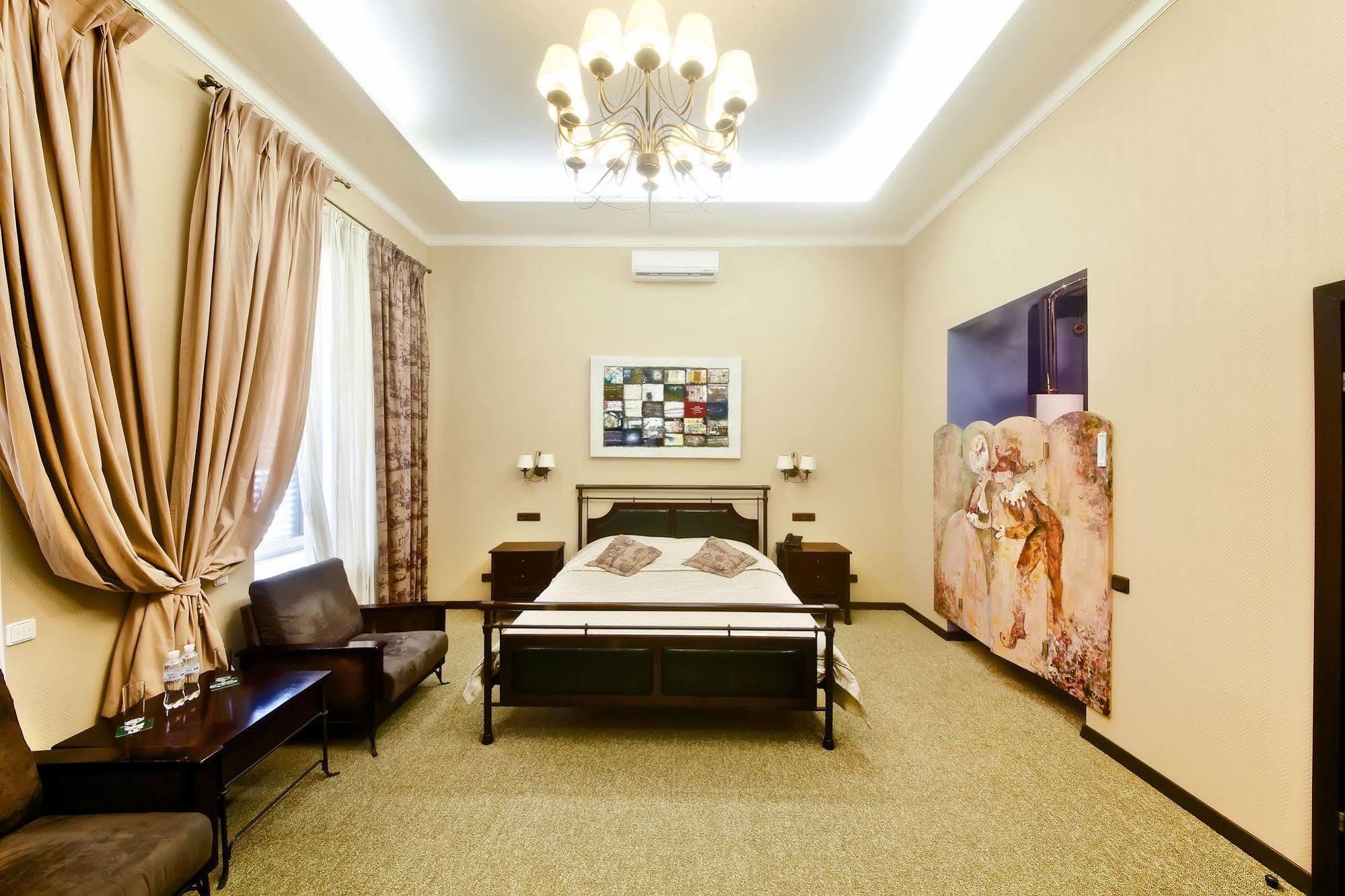 Frapolli Hotel On Deribasivska Street Odessza Kültér fotó
